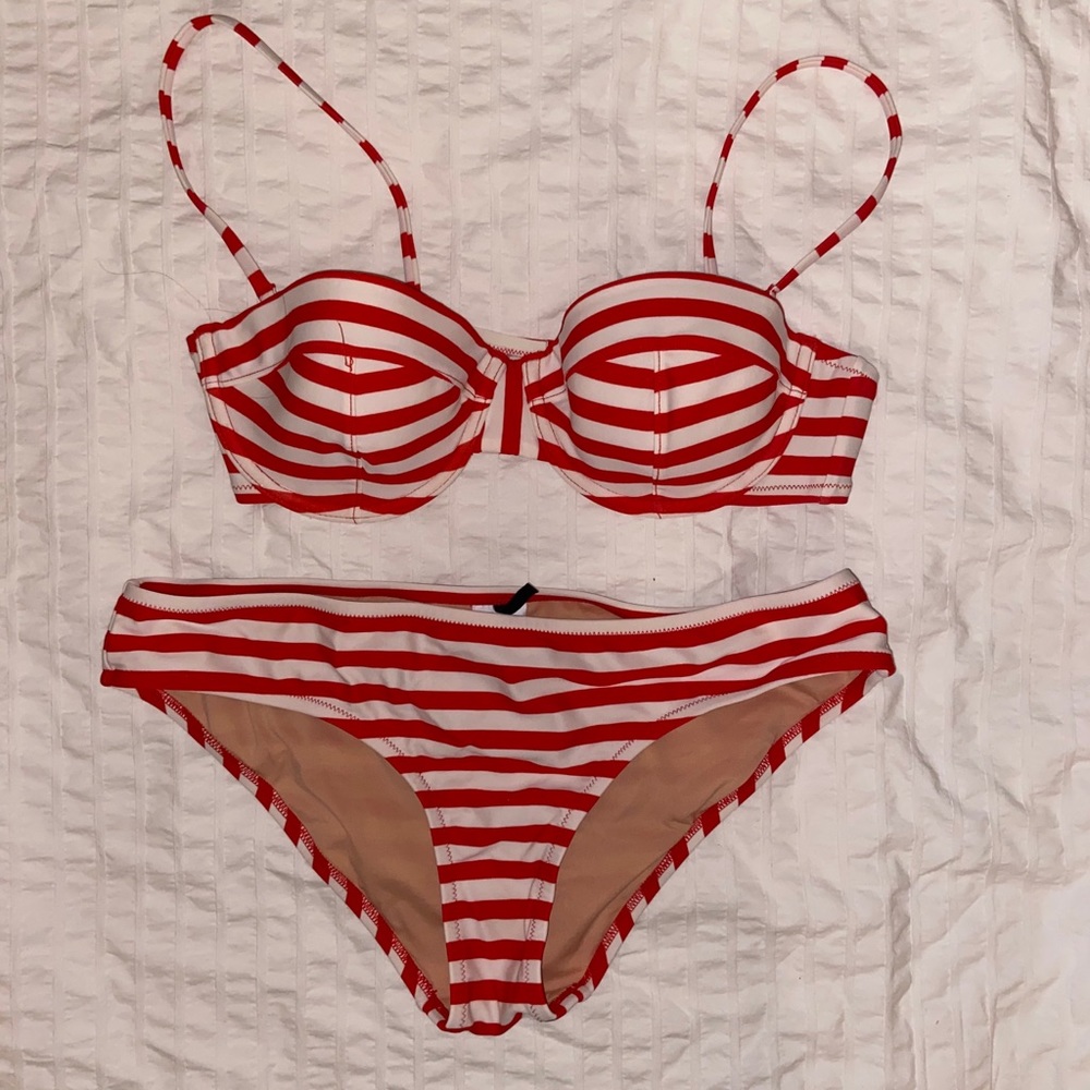 Underwire bikini top in classic red stripe